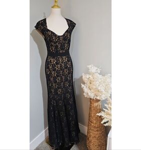 Diane Von Furstenberg Black Lace Fitted Formal Long Dress